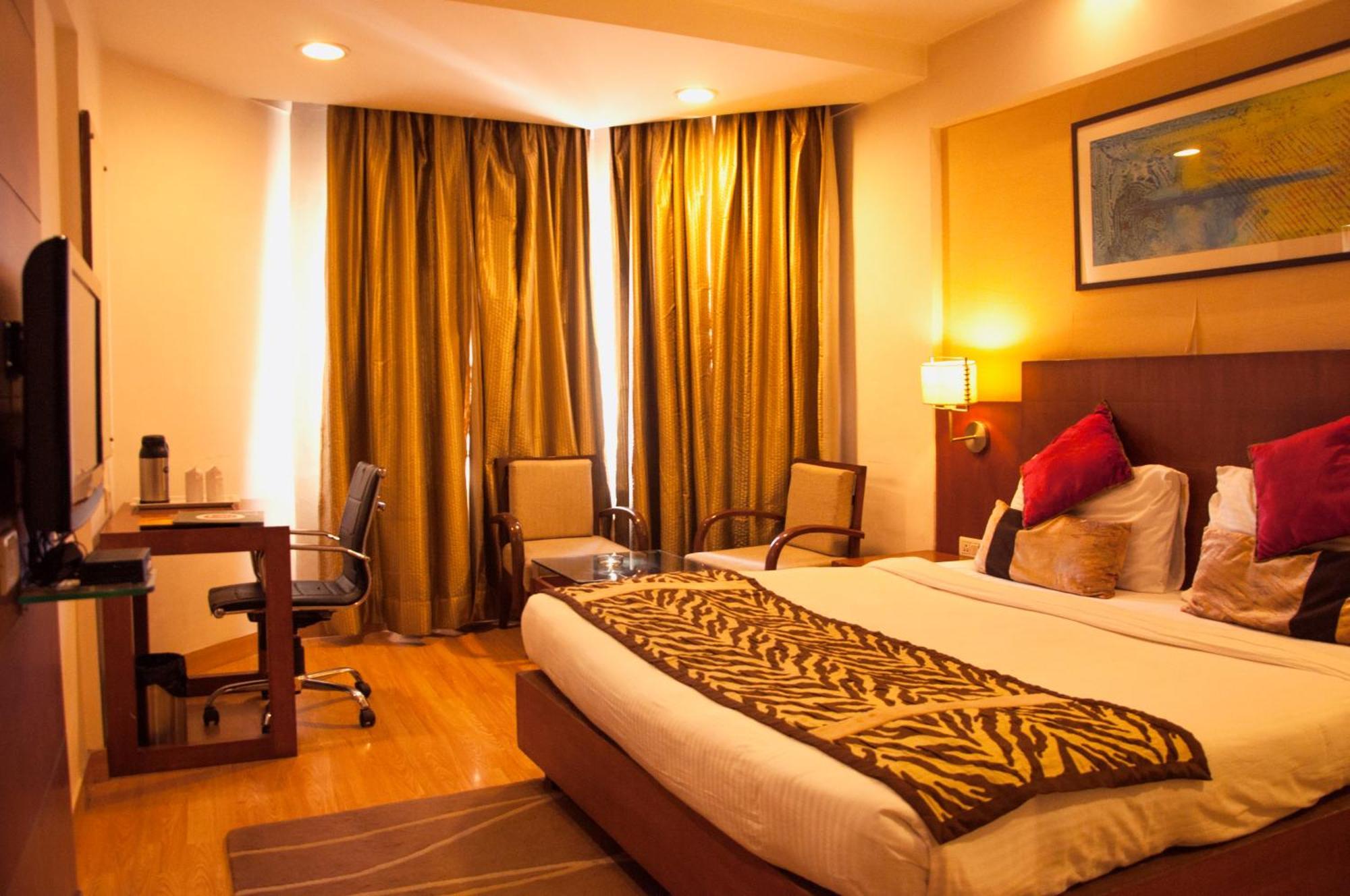 Hotel Gwalior Regency Kültér fotó