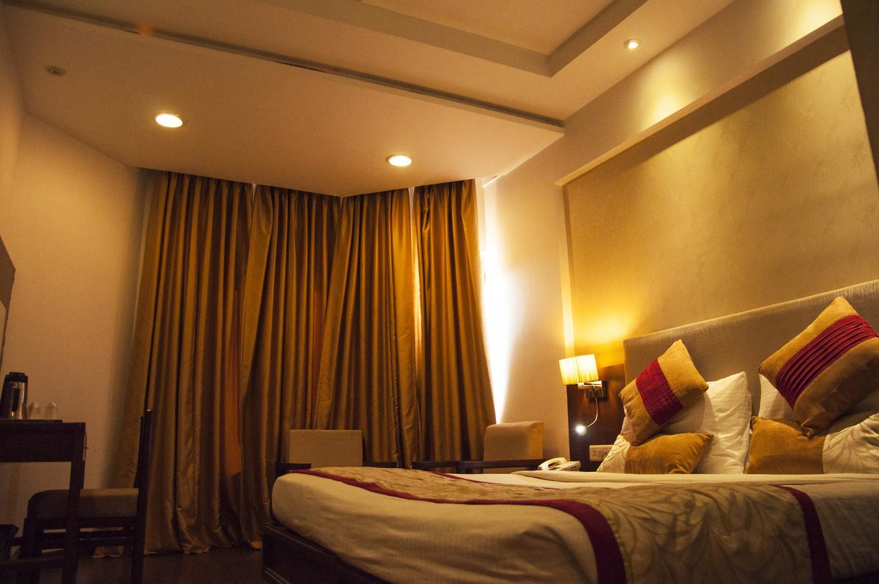 Hotel Gwalior Regency Kültér fotó