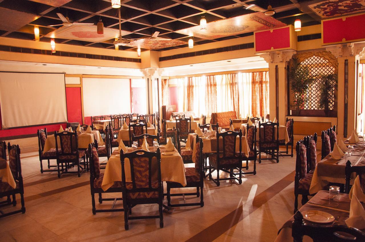 Hotel Gwalior Regency Kültér fotó
