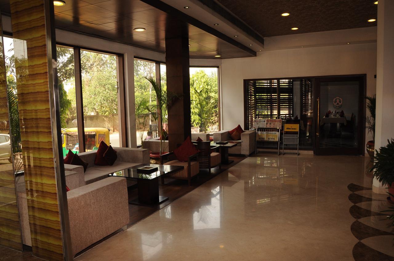 Hotel Gwalior Regency Kültér fotó