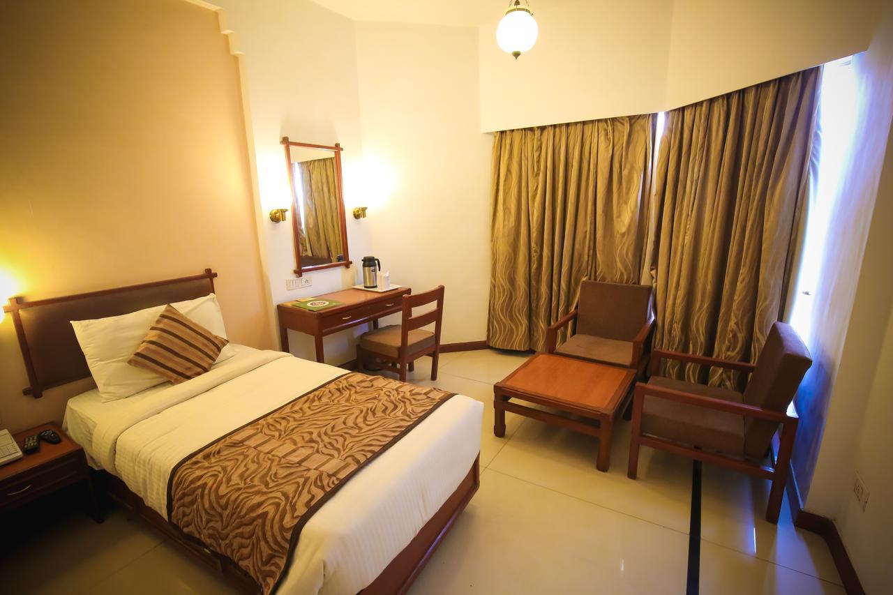 Hotel Gwalior Regency Kültér fotó