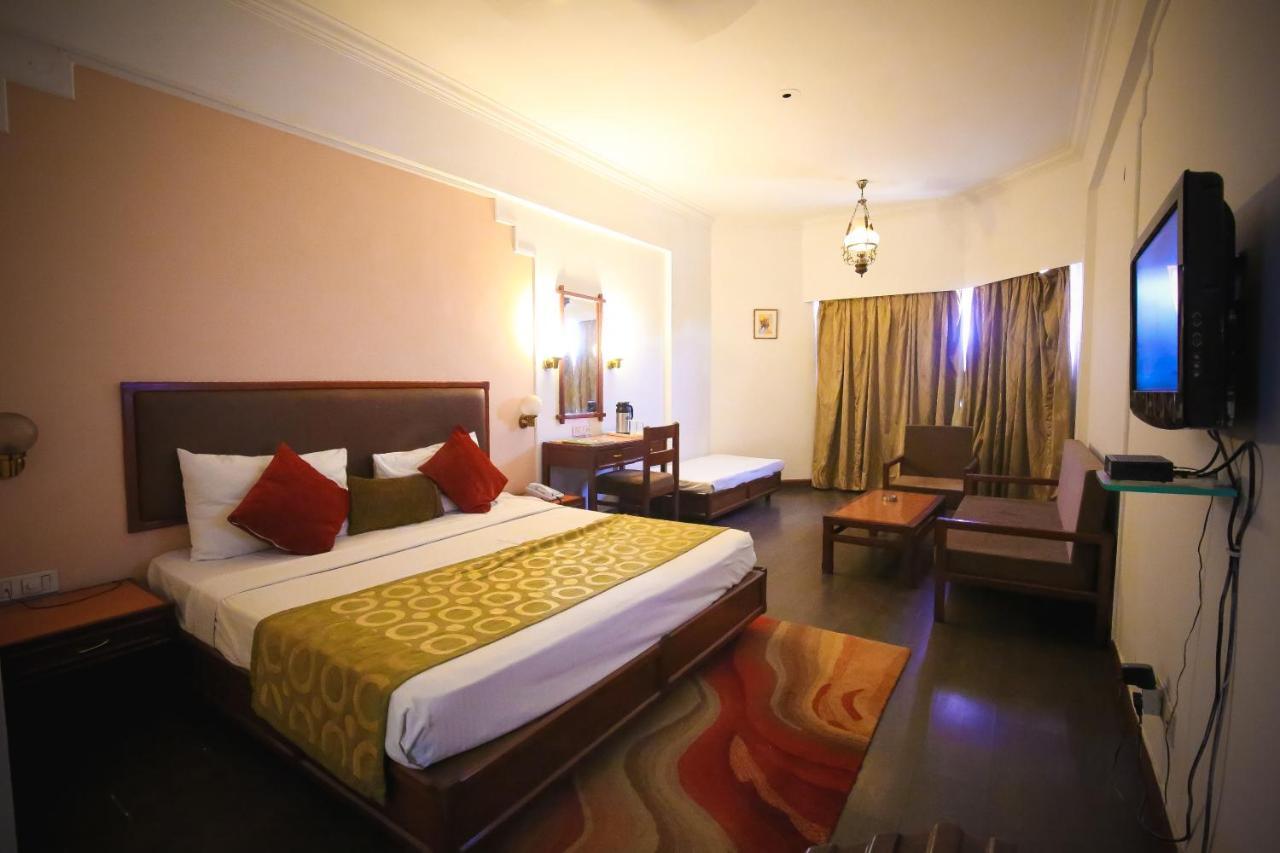 Hotel Gwalior Regency Kültér fotó